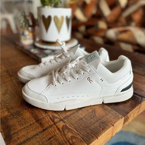 THE ROGER Centre Court by On